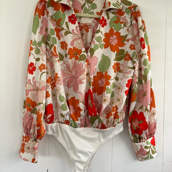 Fab’rik Fabrik Ivory Floral Print Long Sleeve Bodysuit Blouse Size Large - Picture 9 of 16